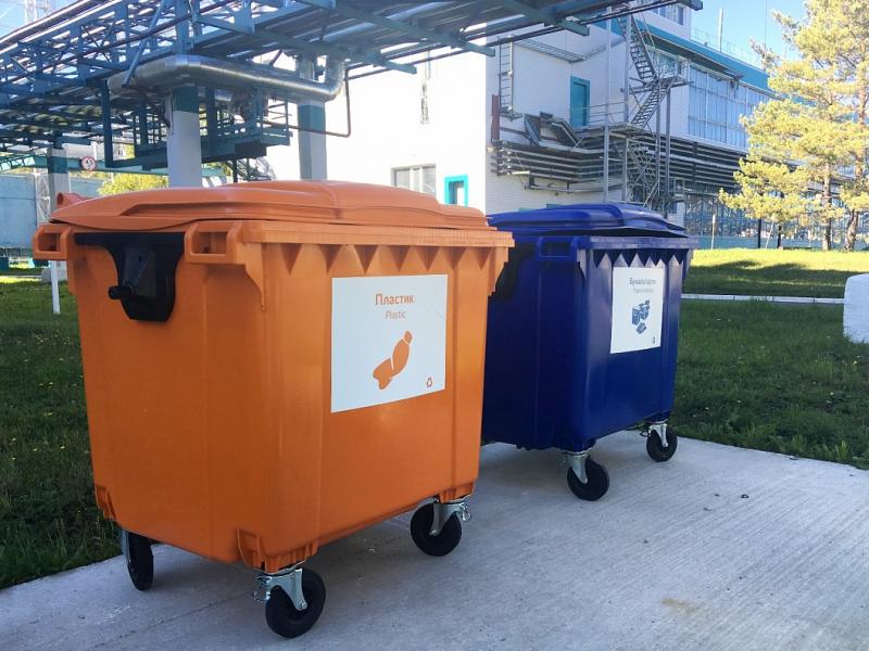 Пластиковые контейнеры для сбора мусора 