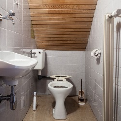 Две ванные комнаты - мечта домашнего хозяйства в нескольких квартирах в одной квартире